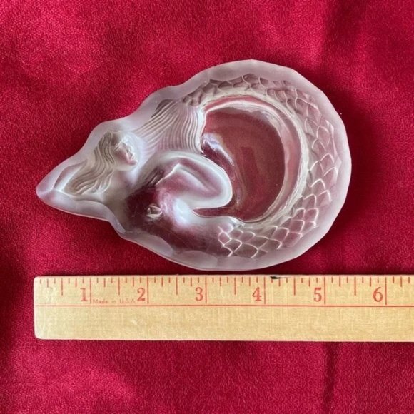 Vintage Frosted Mermaid Art Glass Ashtray/Trinket Dish - Picture 3 of 8